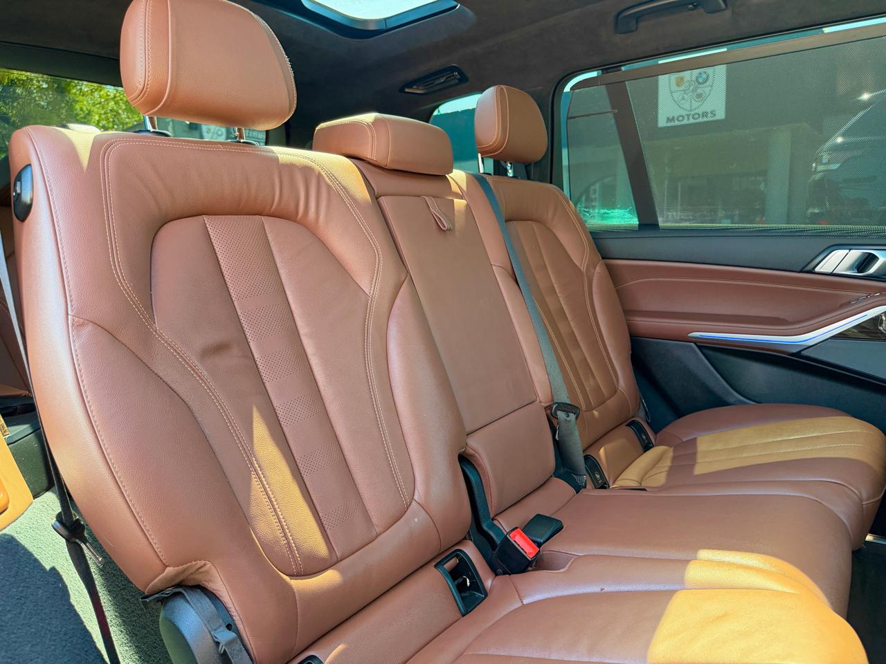 BMW X7  2021