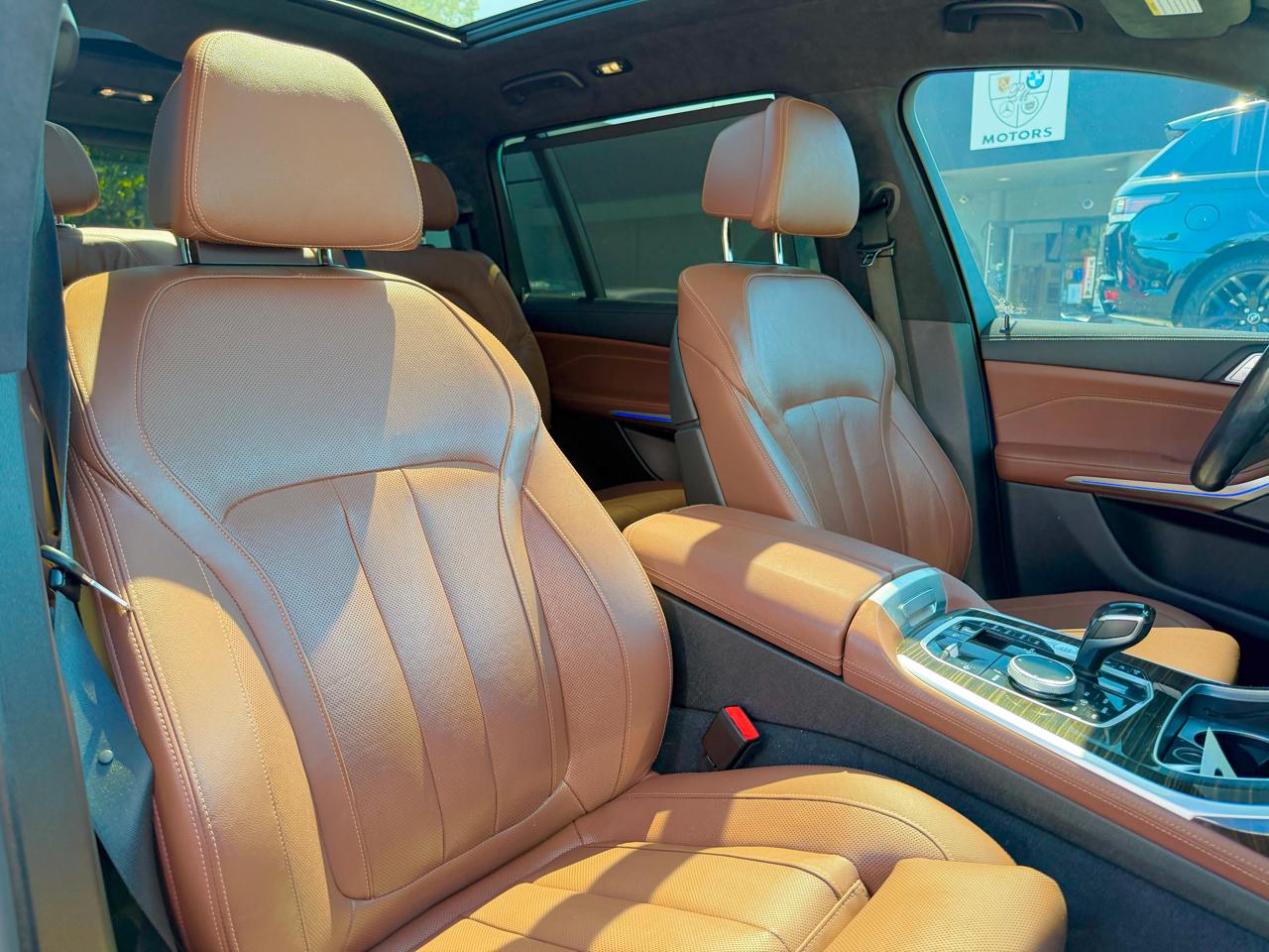 BMW X7  2021