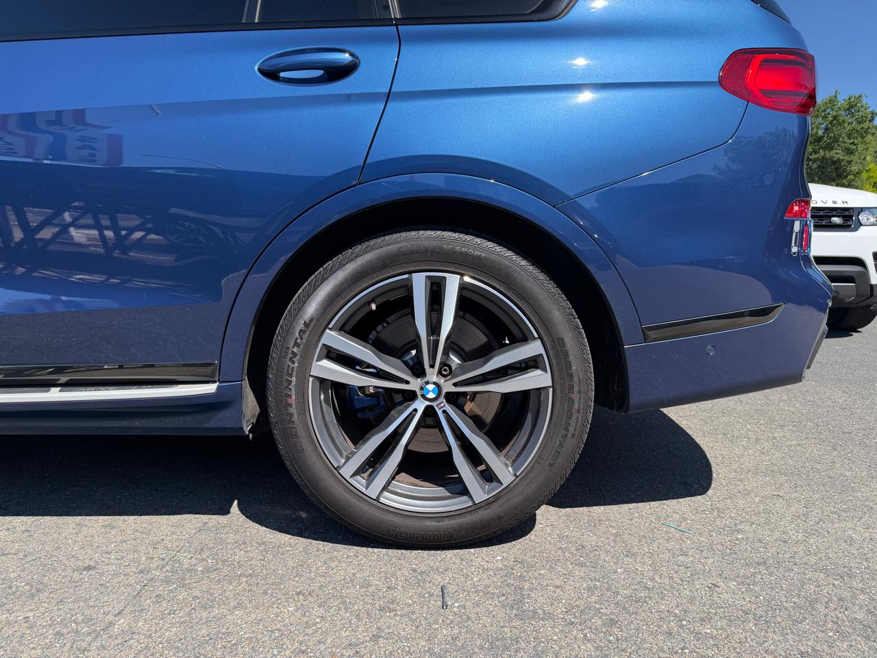 BMW X7  2021