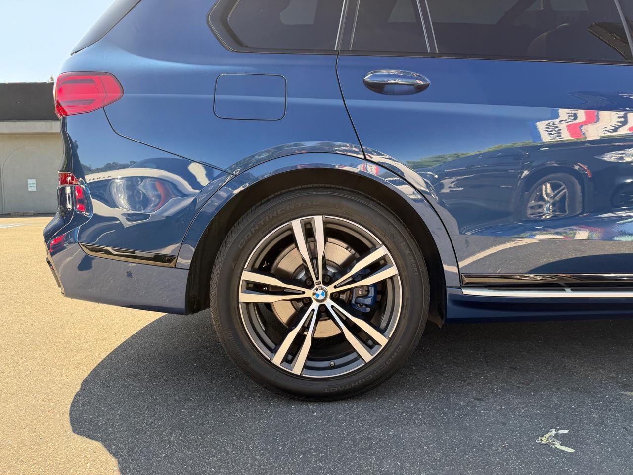 BMW X7  2021