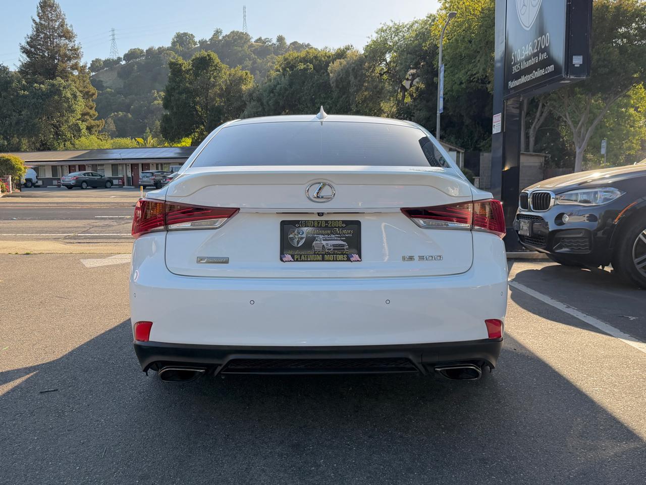Lexus IS  2019