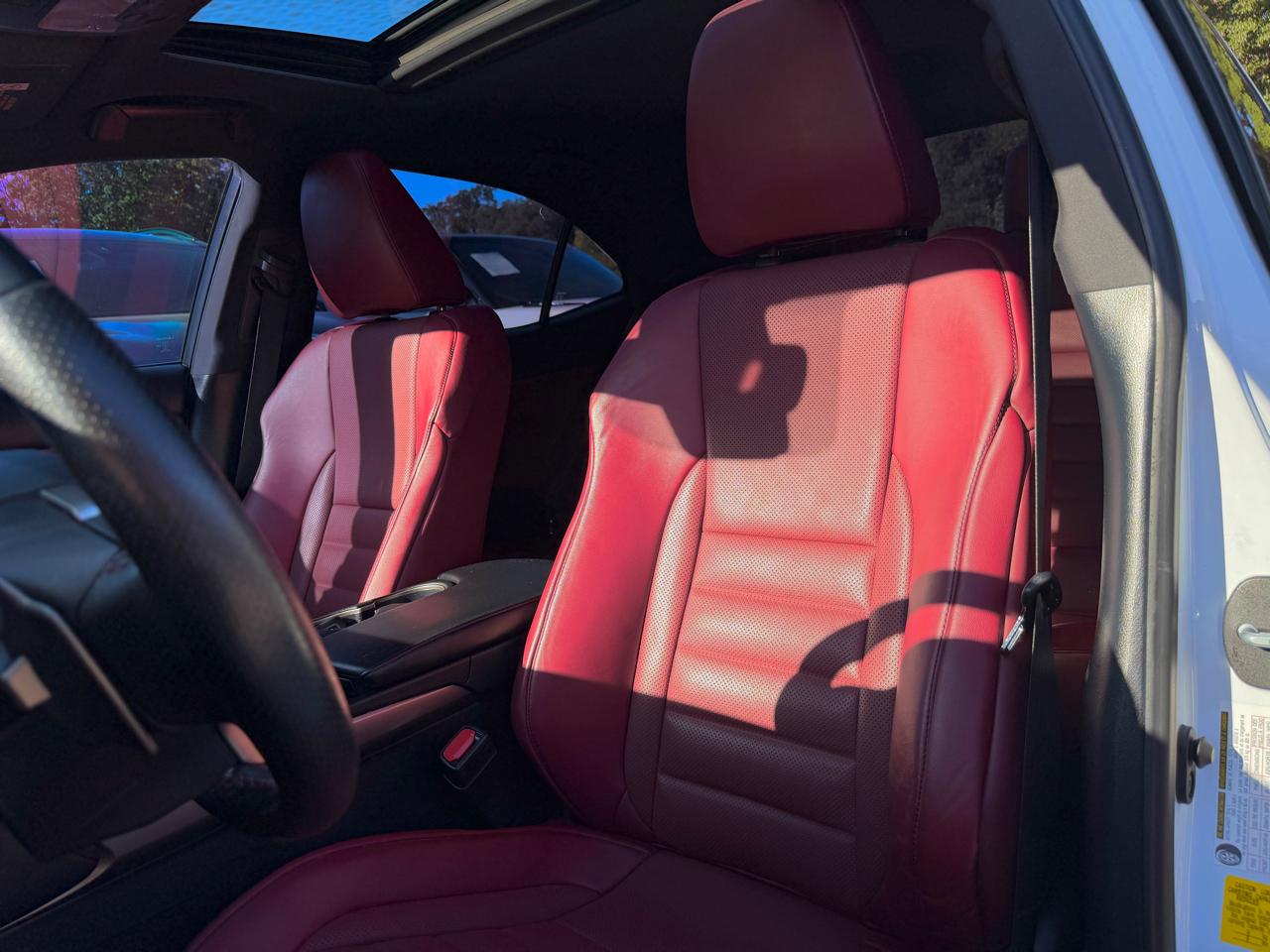 Lexus IS  2019