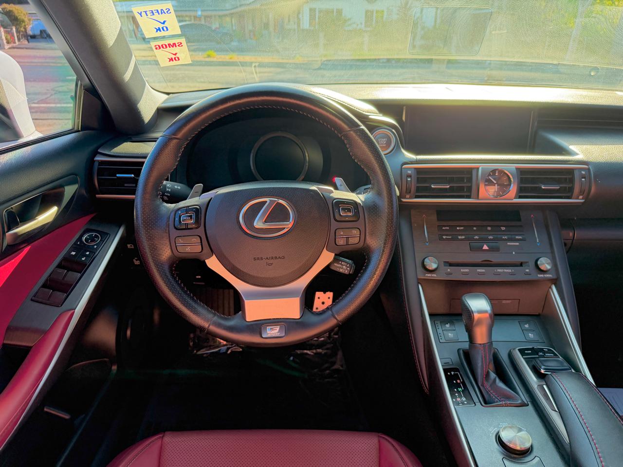 Lexus IS  2019