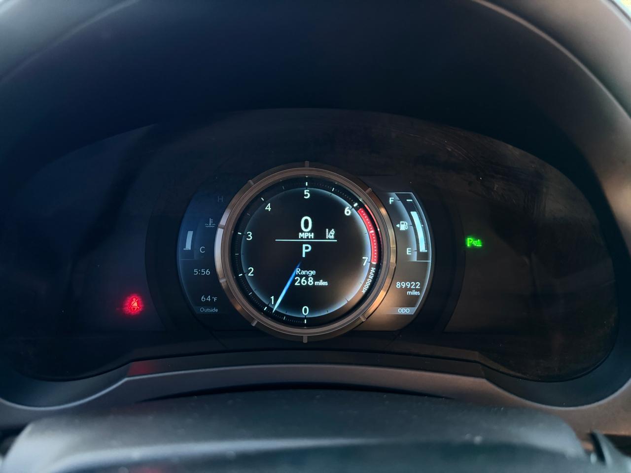 Lexus IS  2019