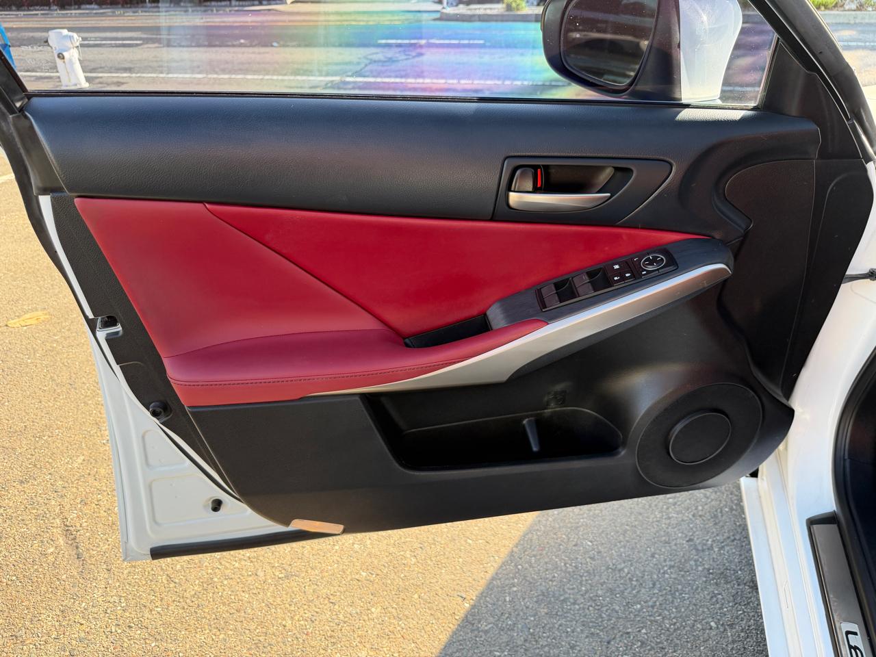 Lexus IS  2019