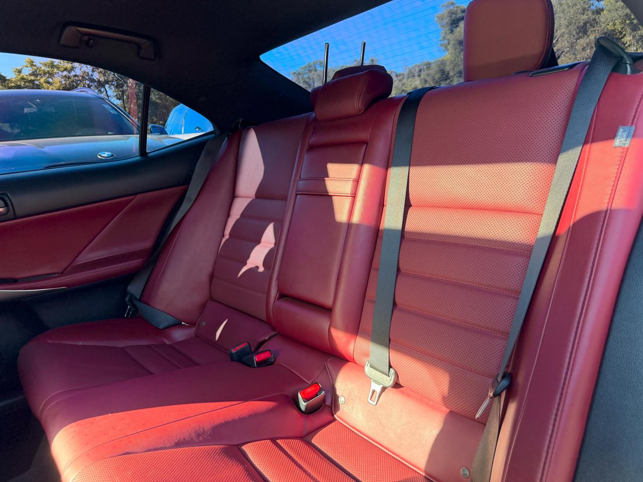 Lexus IS  2019
