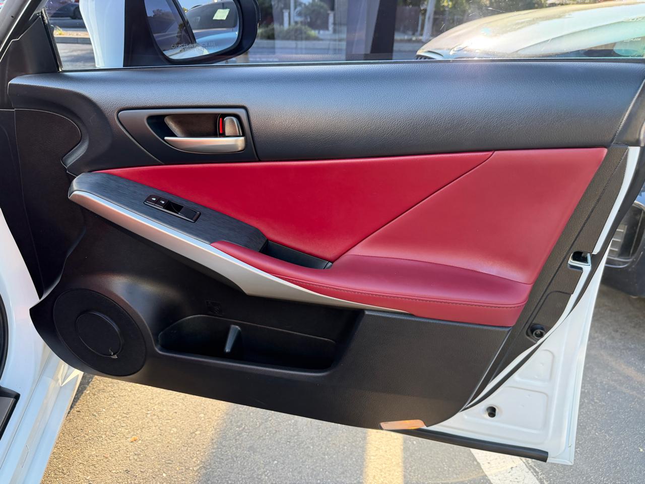 Lexus IS  2019