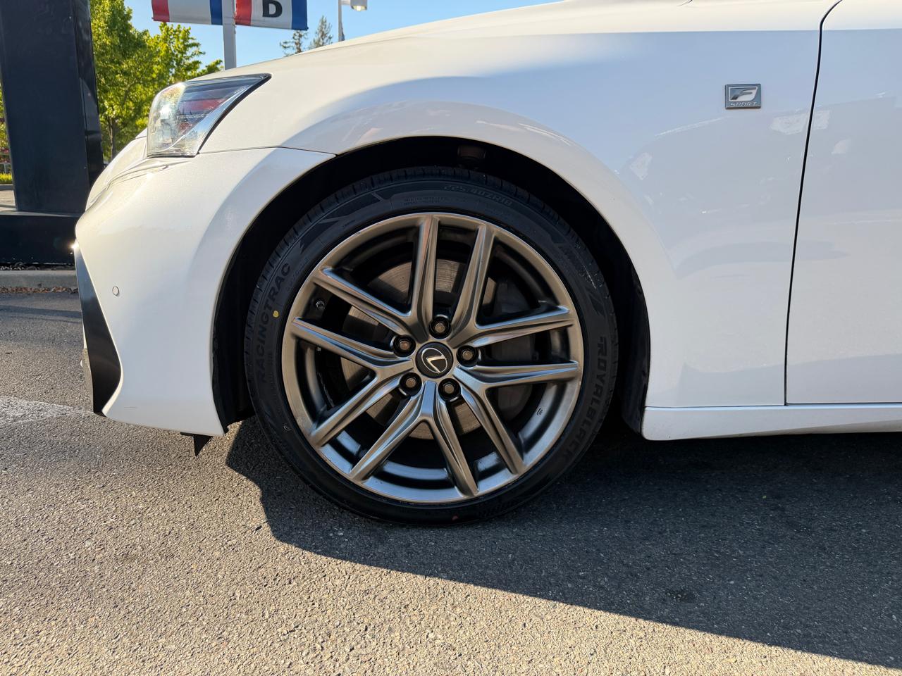 Lexus IS  2019