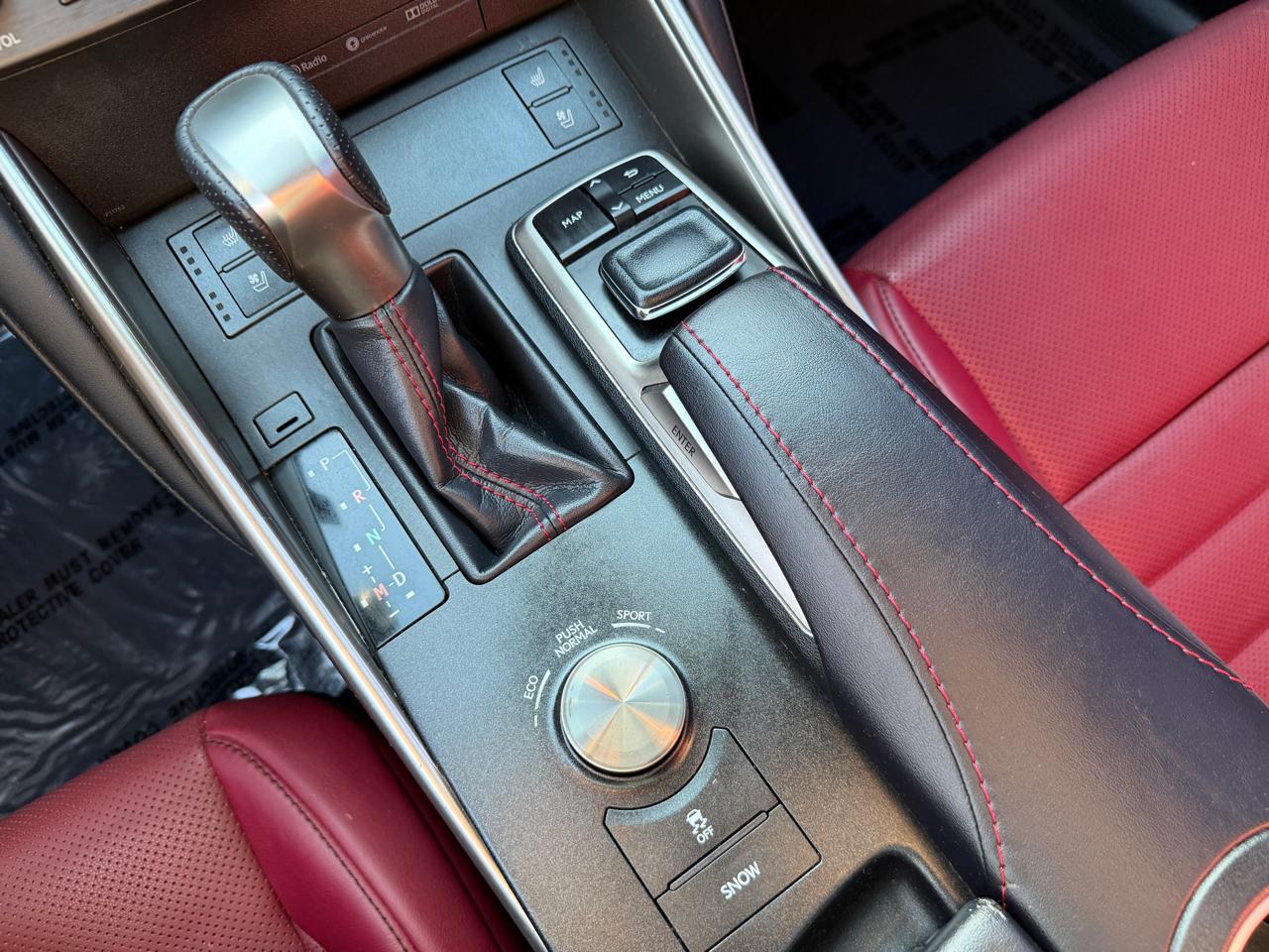 Lexus IS  2019