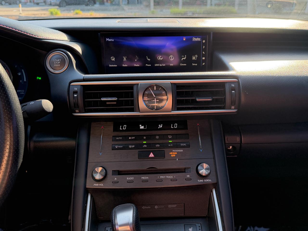 Lexus IS  2019