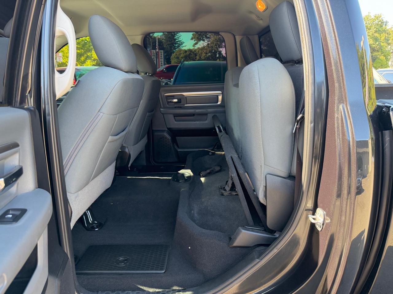 RAM 1500 Big Horn 4x4 Crew Cab 5'7" Box 2018