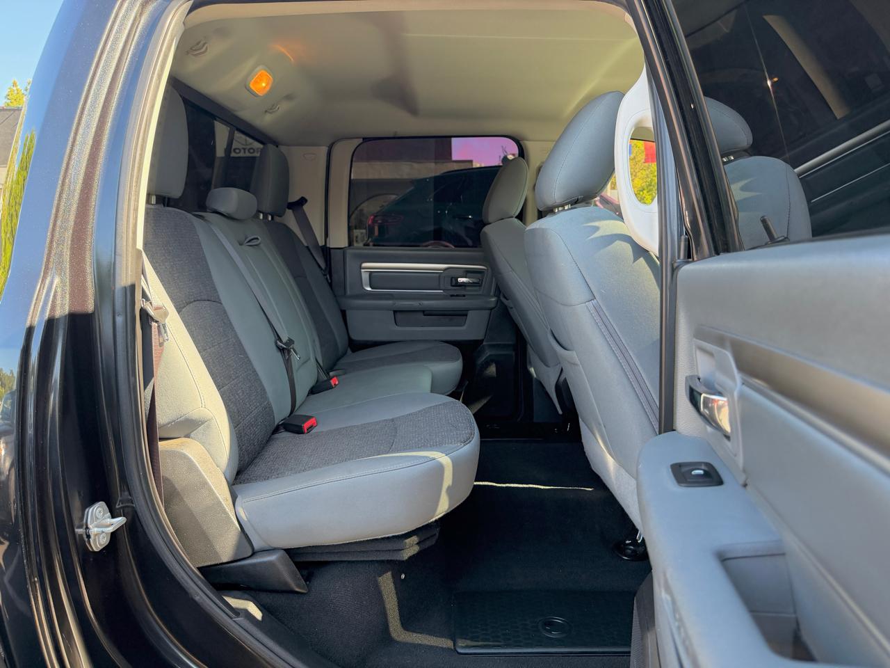 RAM 1500 Big Horn 4x4 Crew Cab 5'7" Box 2018