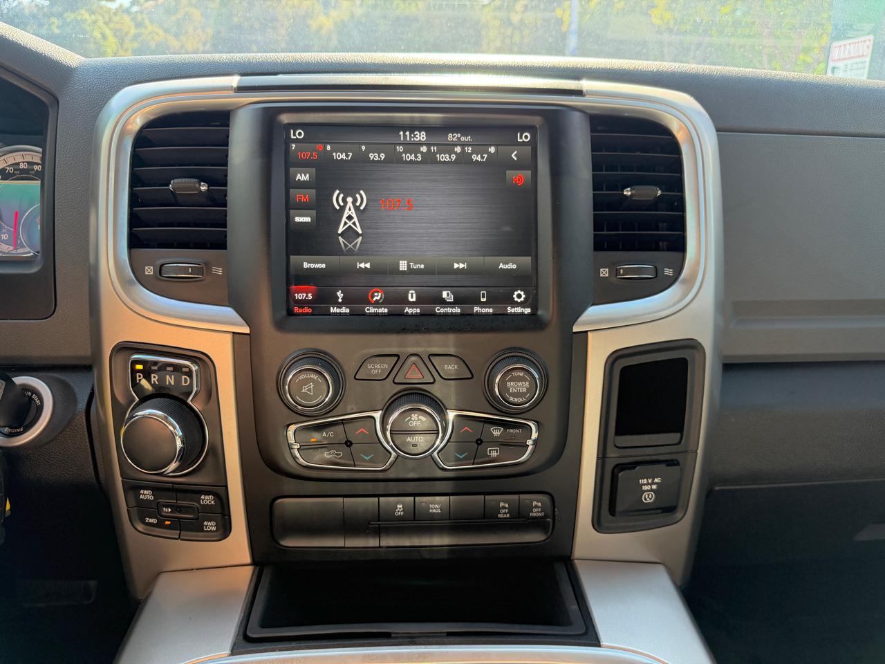 RAM 1500 Big Horn 4x4 Crew Cab 5'7" Box 2018