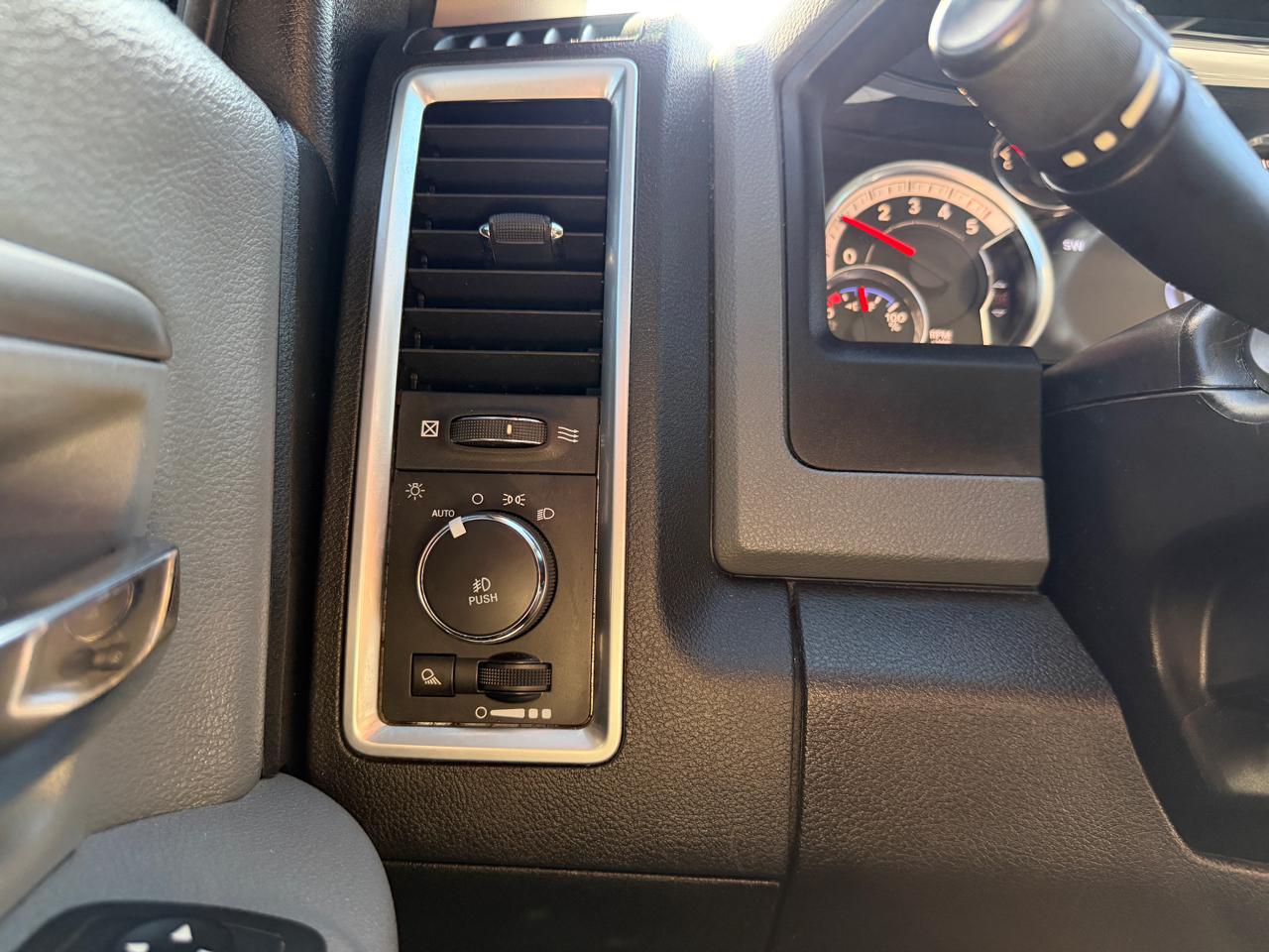 RAM 1500 Big Horn 4x4 Crew Cab 5'7" Box 2018