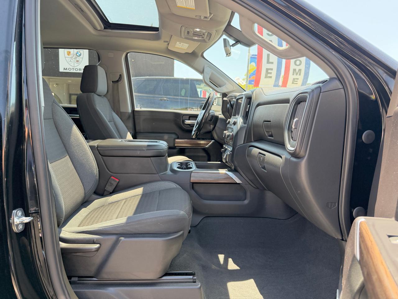 Chevrolet Silverado 1500 4WD Crew Cab 147" RST 2020