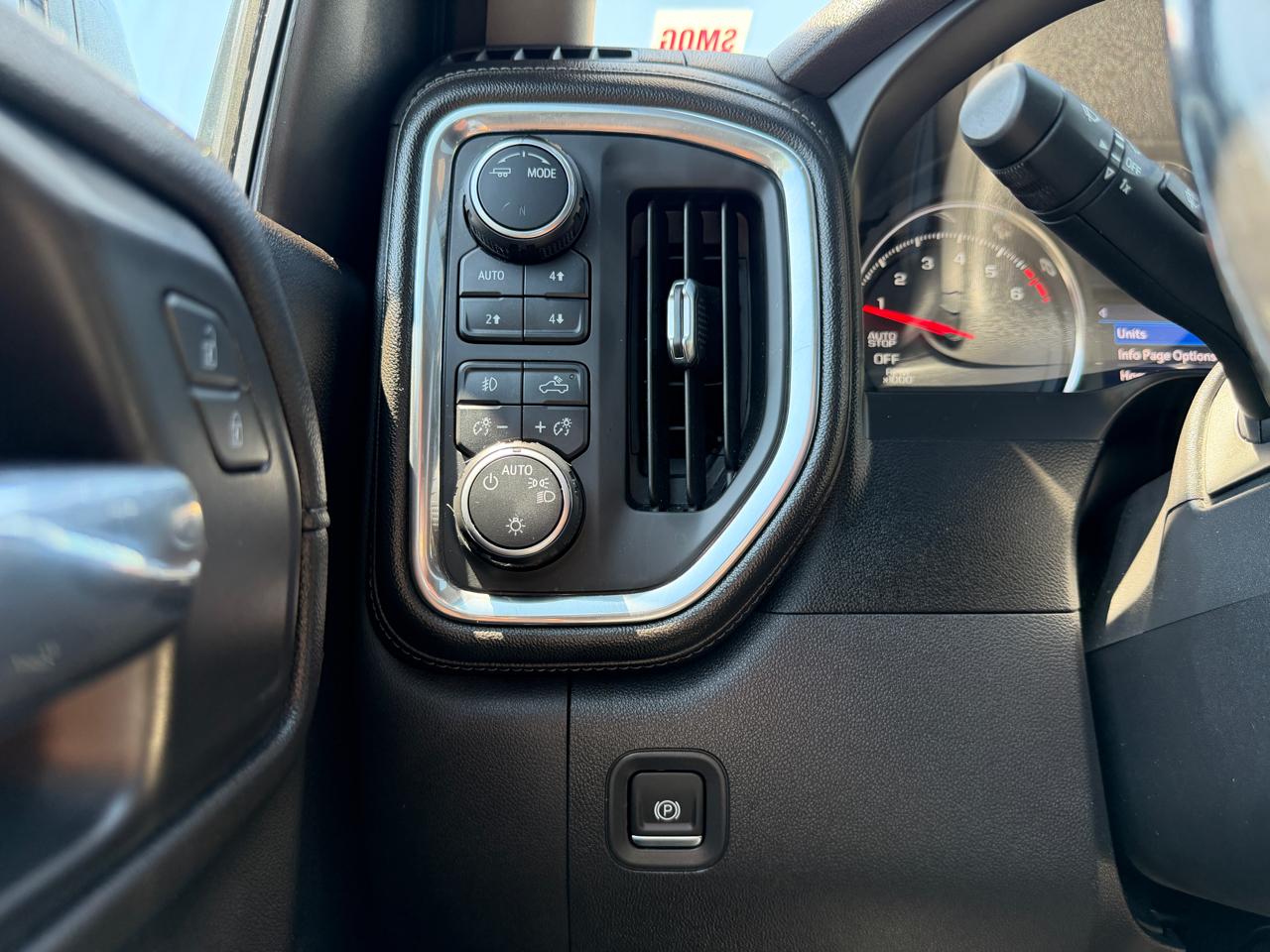 Chevrolet Silverado 1500 4WD Crew Cab 147" RST 2020