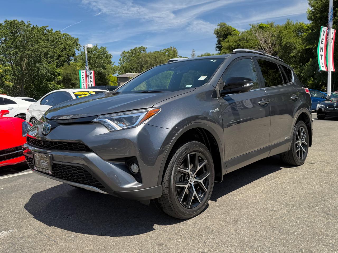 Toyota RAV4 Hybrid SE AWD (Natl) 2018