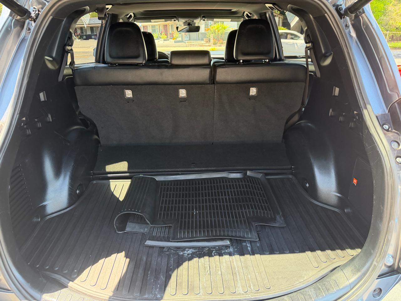 Toyota RAV4 Hybrid SE AWD (Natl) 2018