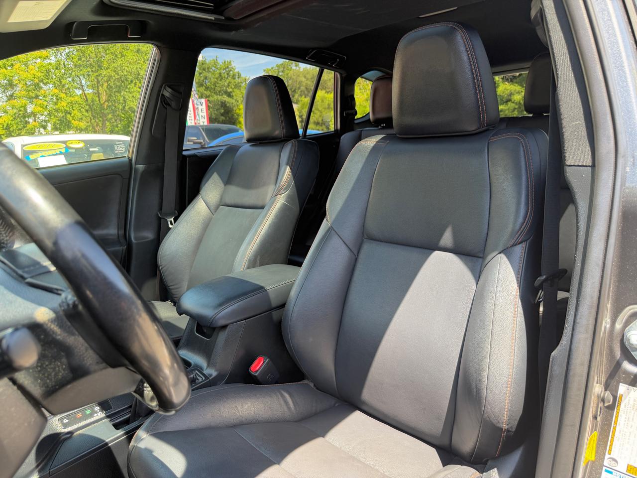 Toyota RAV4 Hybrid SE AWD (Natl) 2018