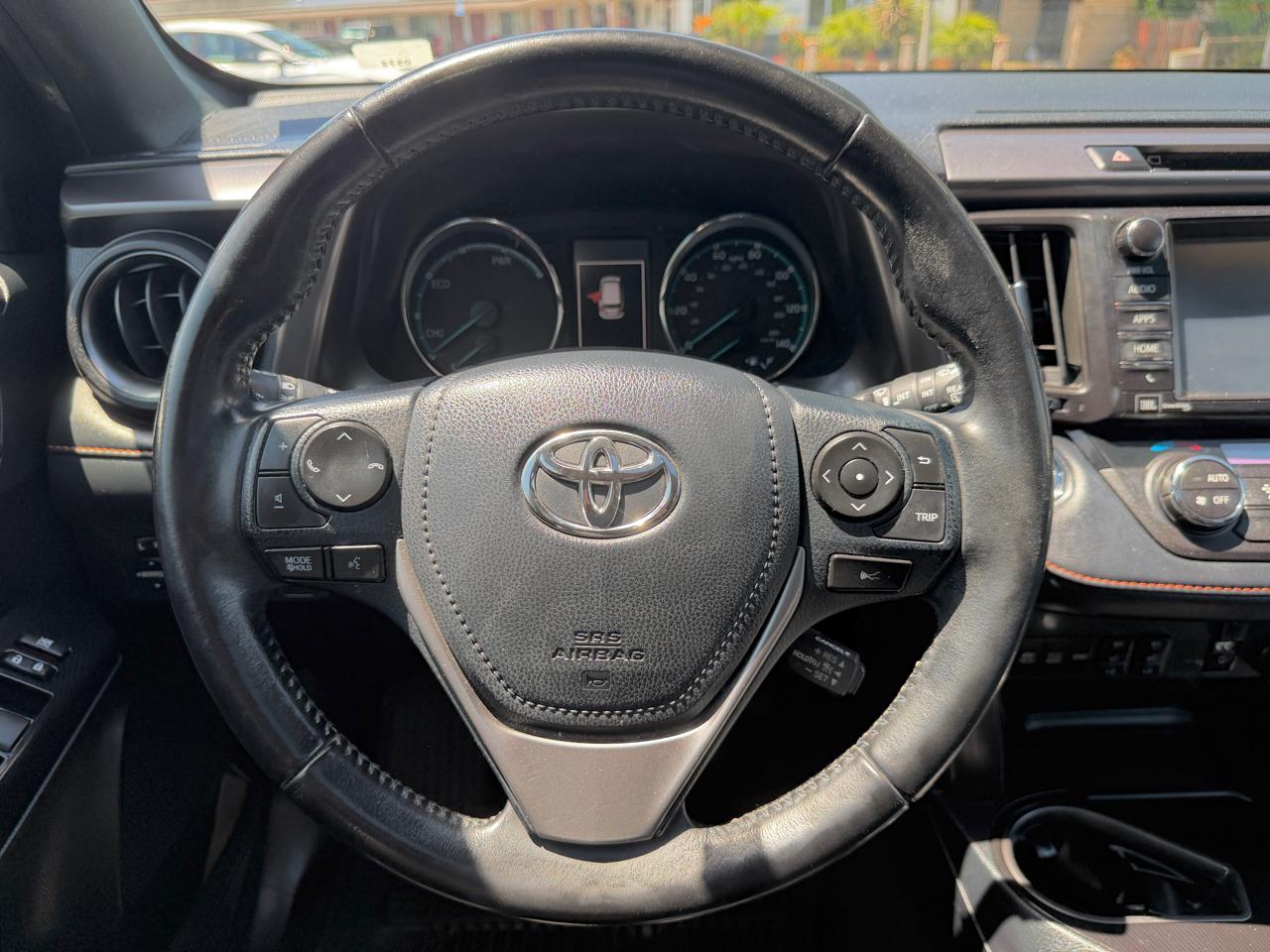 Toyota RAV4 Hybrid SE AWD (Natl) 2018