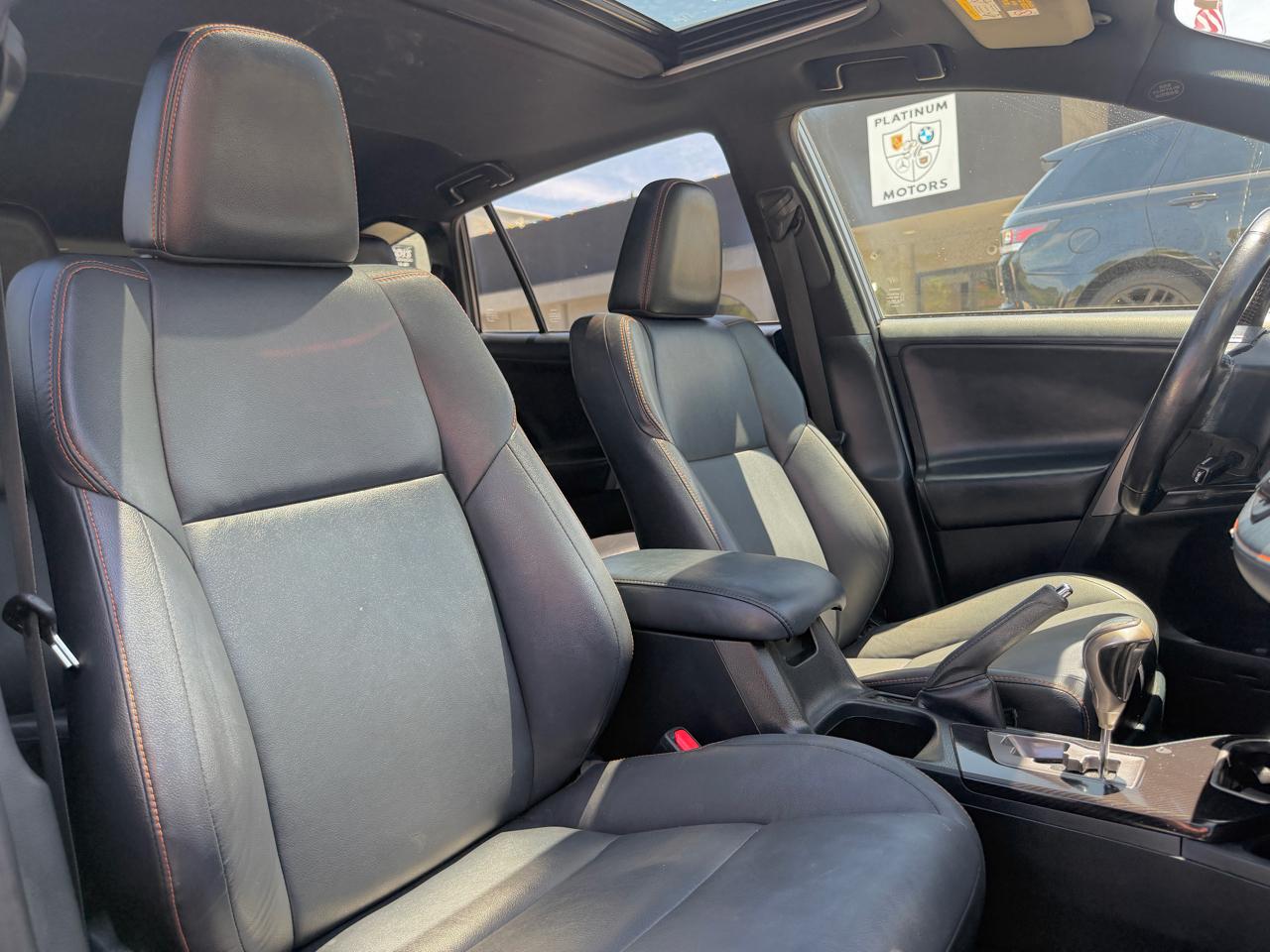 Toyota RAV4 Hybrid SE AWD (Natl) 2018