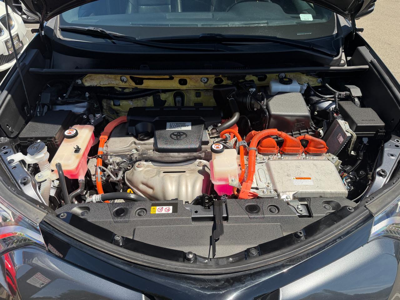 Toyota RAV4 Hybrid SE AWD (Natl) 2018