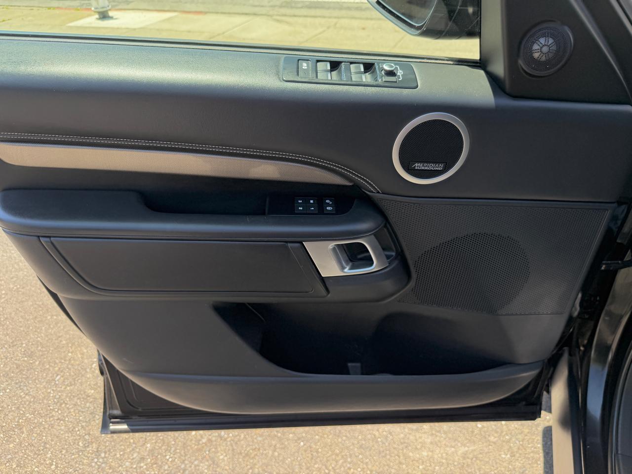 Land Rover Discovery  2020