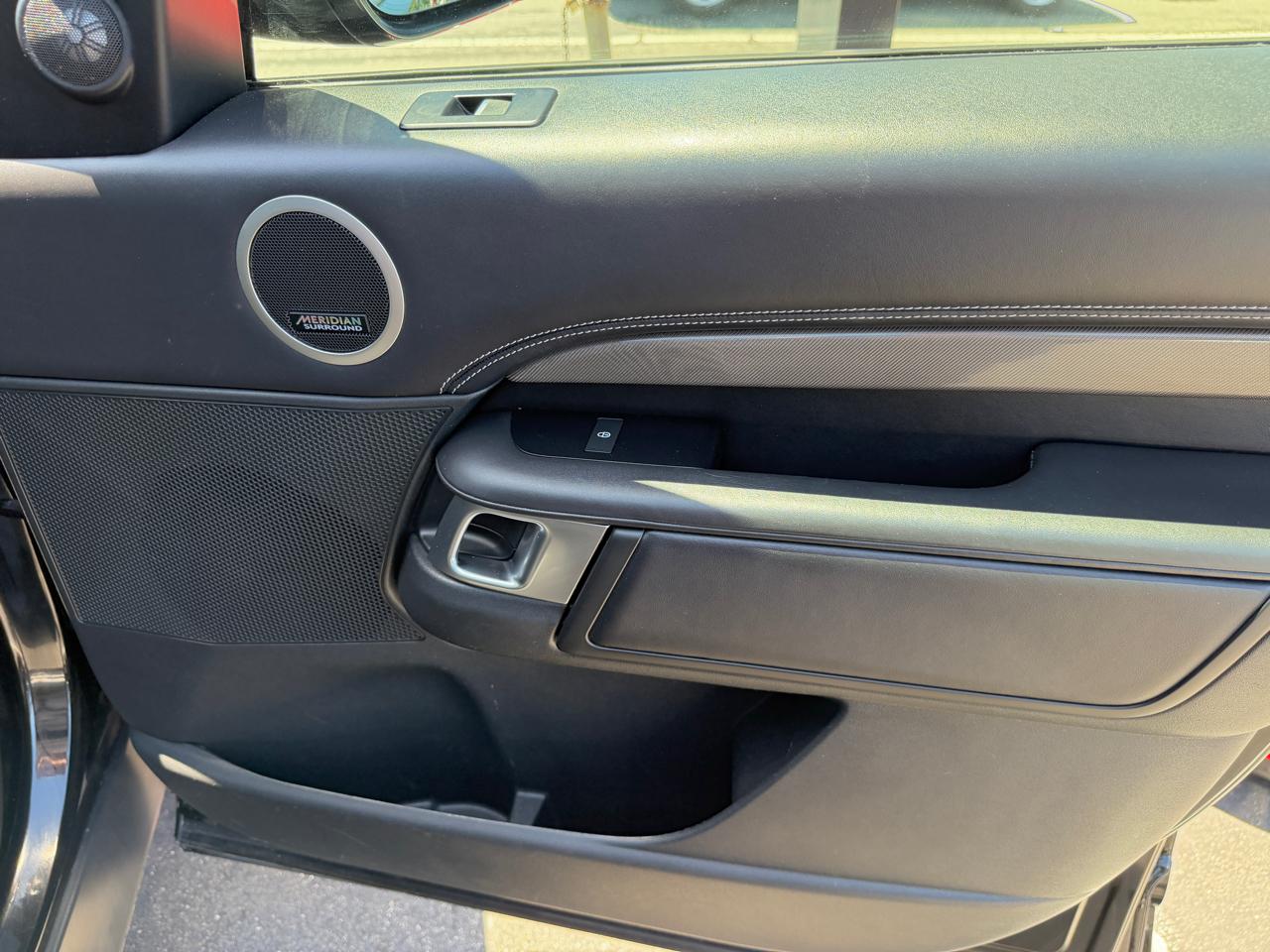 Land Rover Discovery  2020