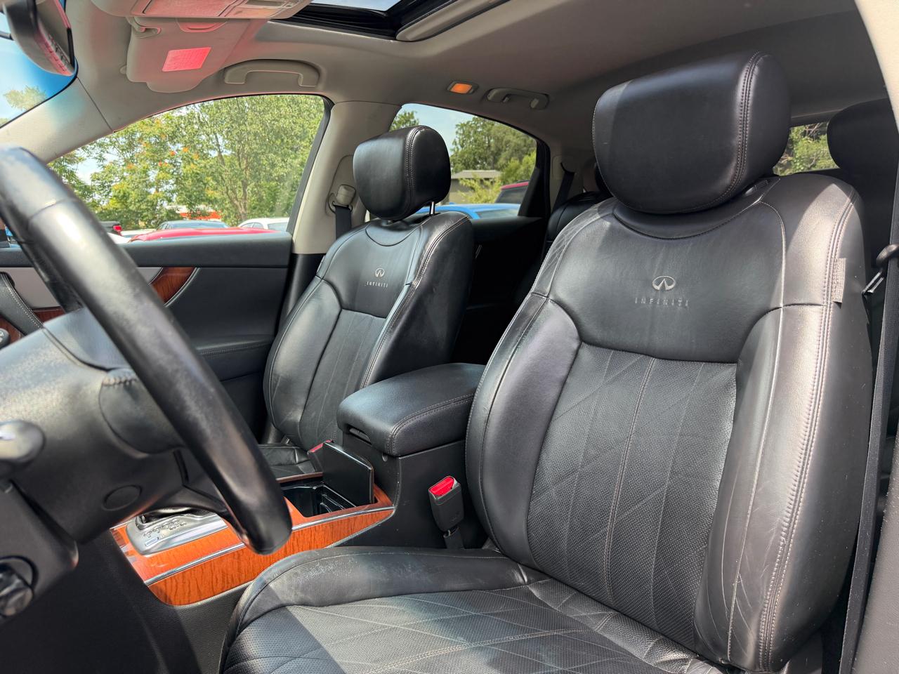 Infiniti FX35  2012