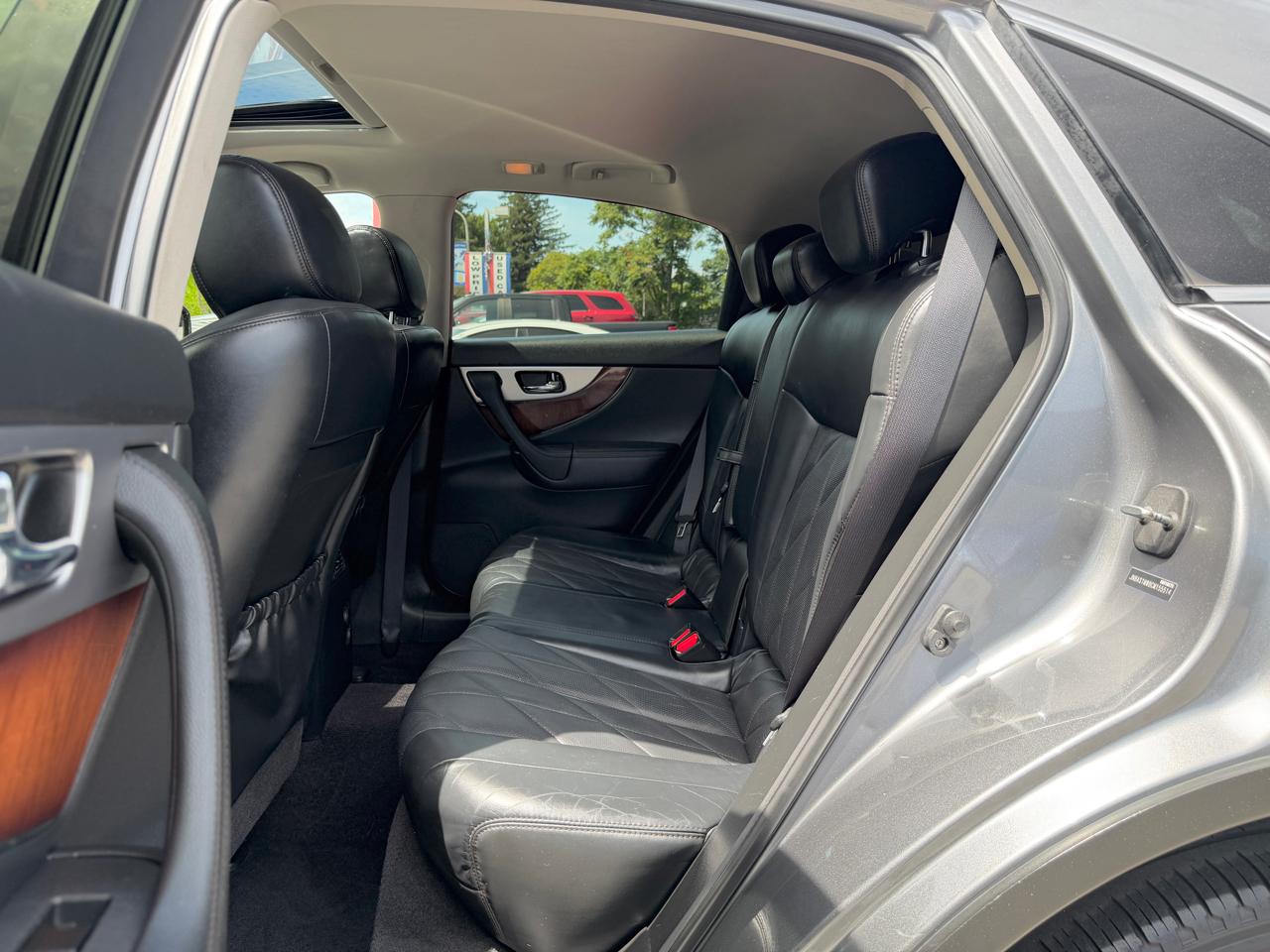 Infiniti FX35  2012