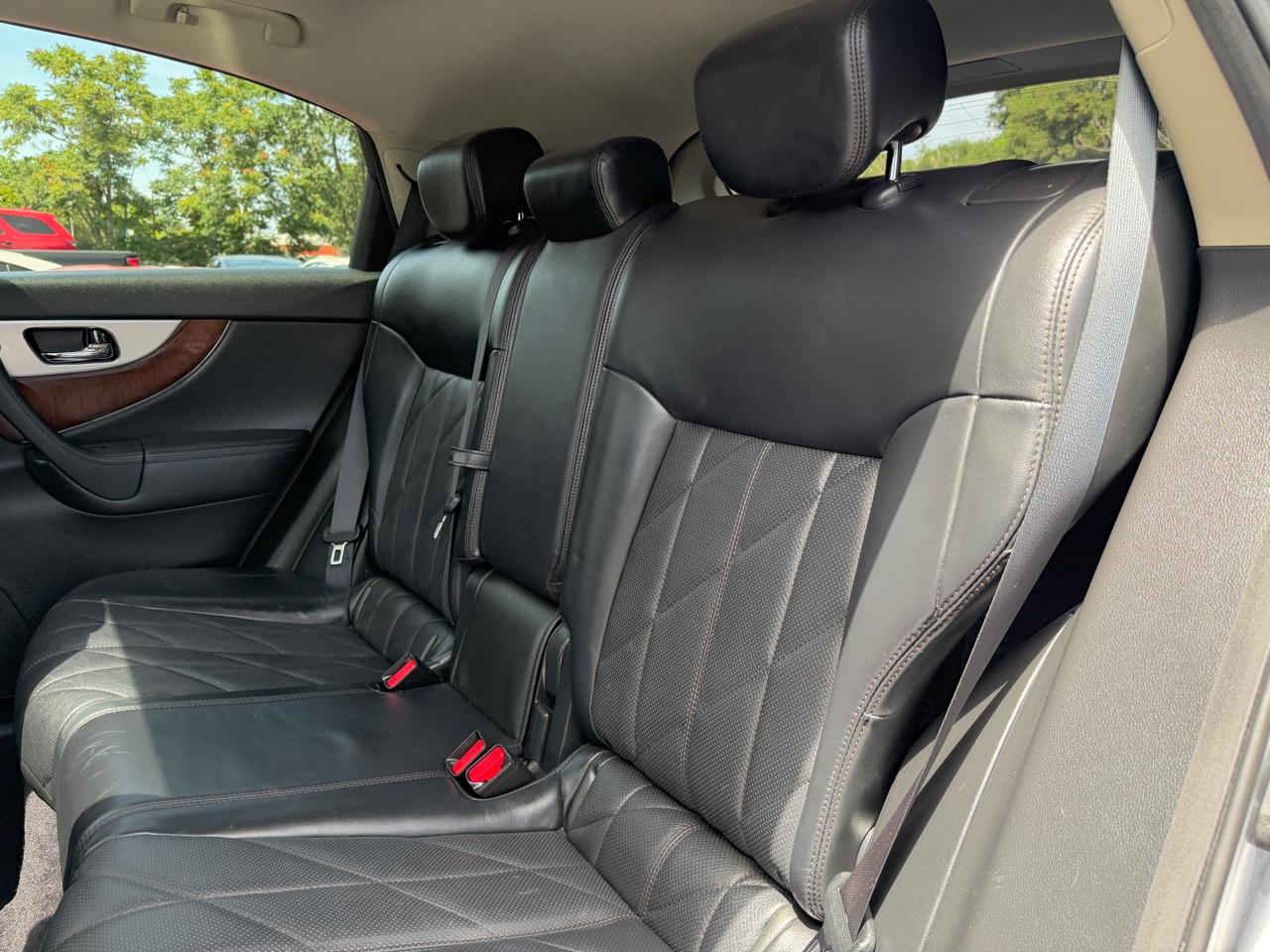 Infiniti FX35  2012