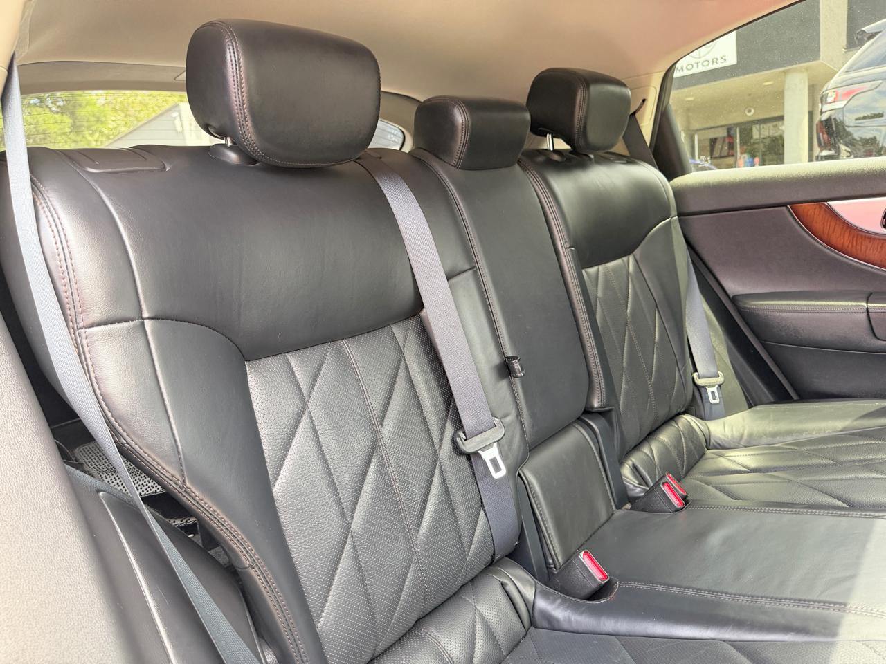 Infiniti FX35  2012