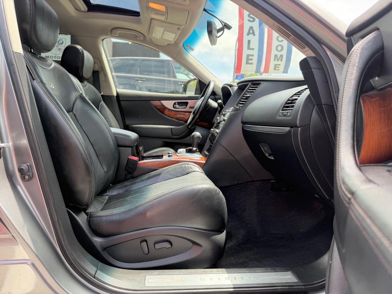 Infiniti FX35  2012