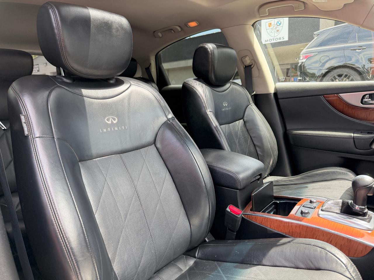 Infiniti FX35  2012