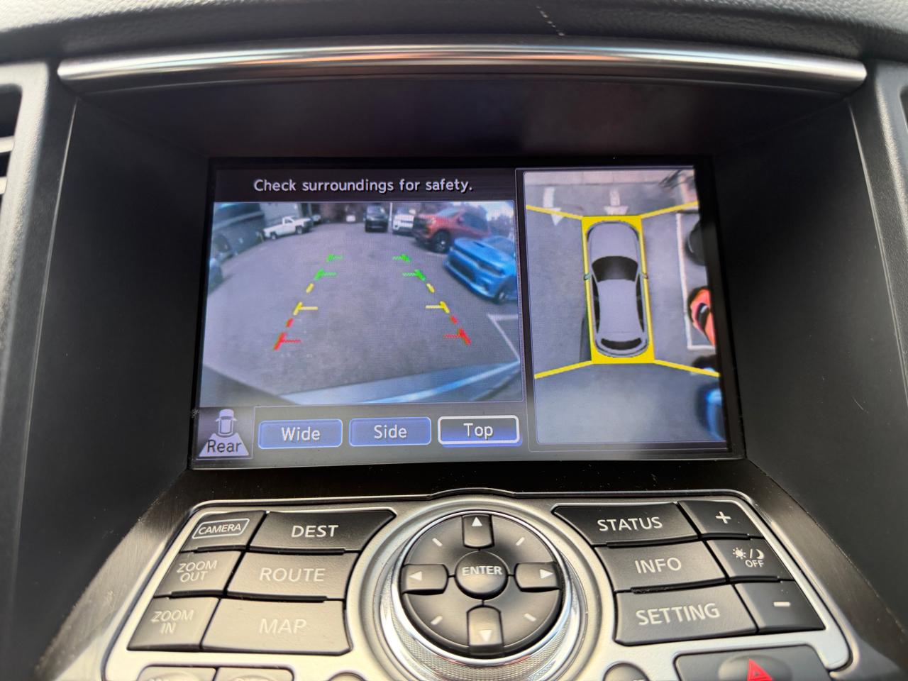 Infiniti FX35  2012