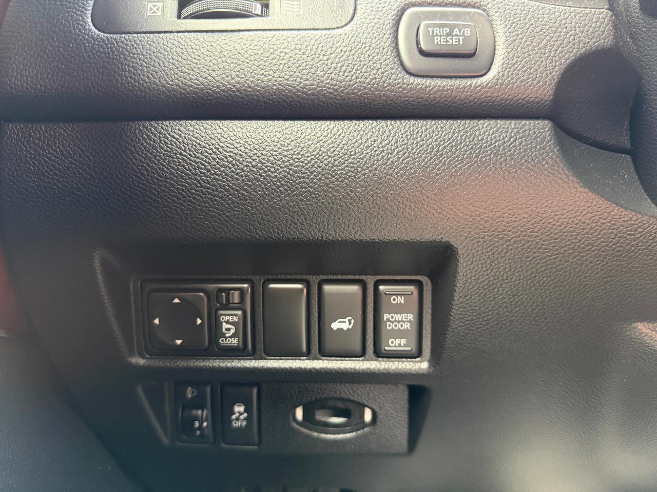 Infiniti FX35  2012
