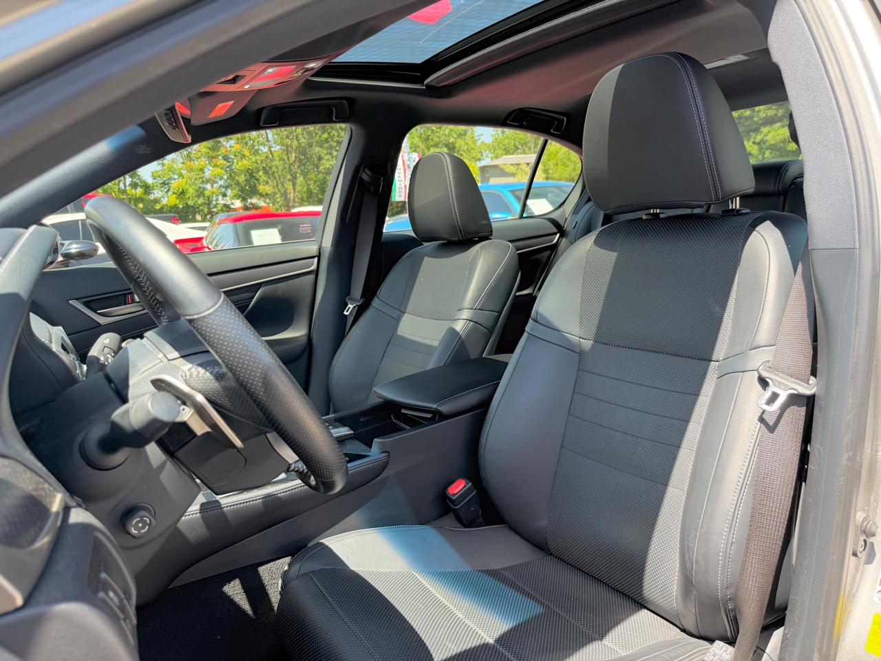 Lexus GS  2019