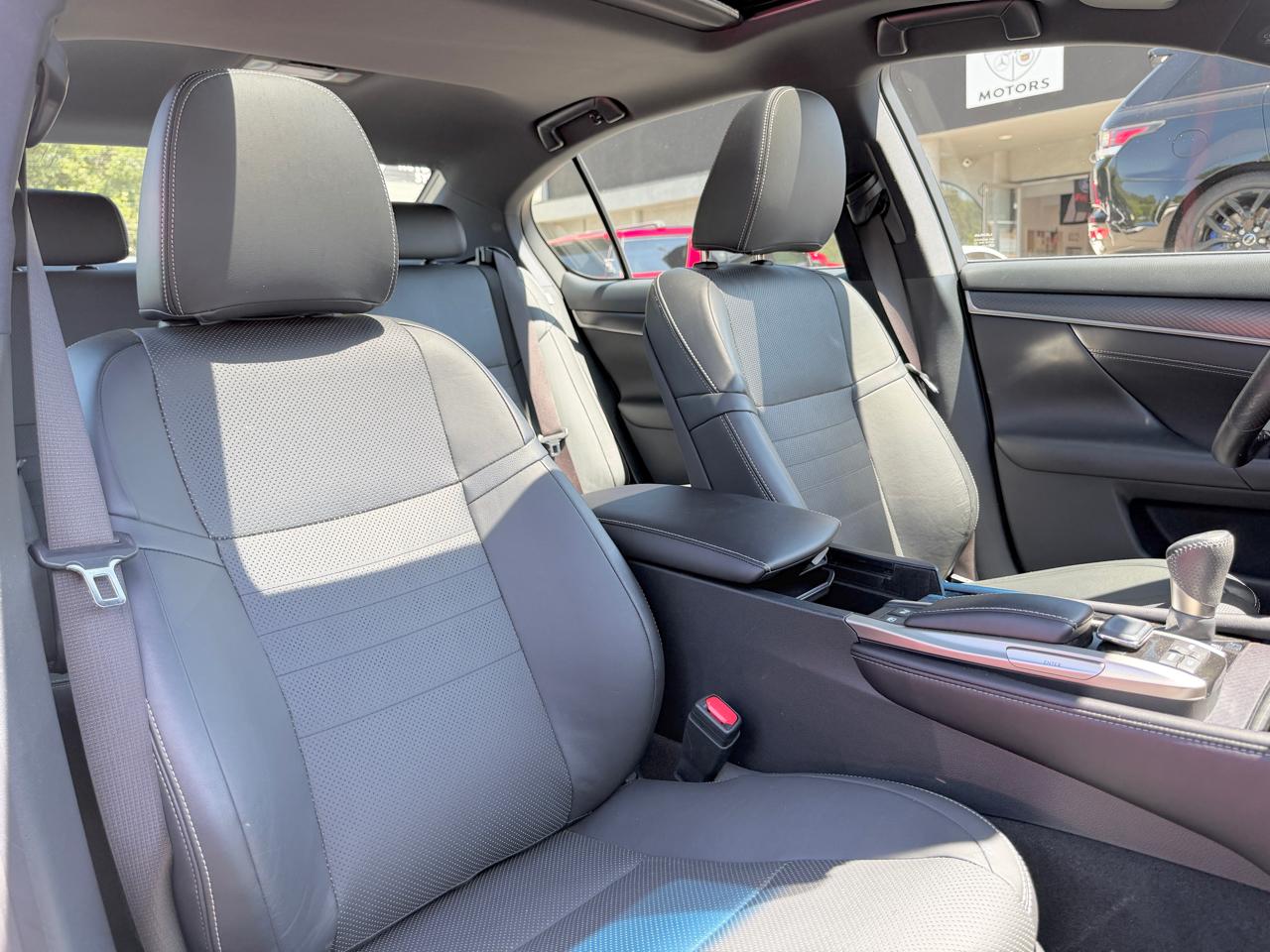 Lexus GS  2019