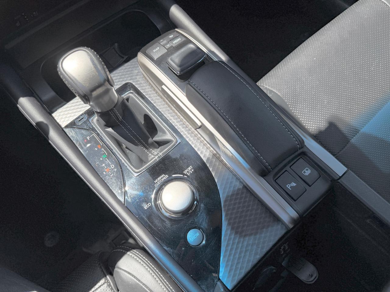 Lexus GS  2019