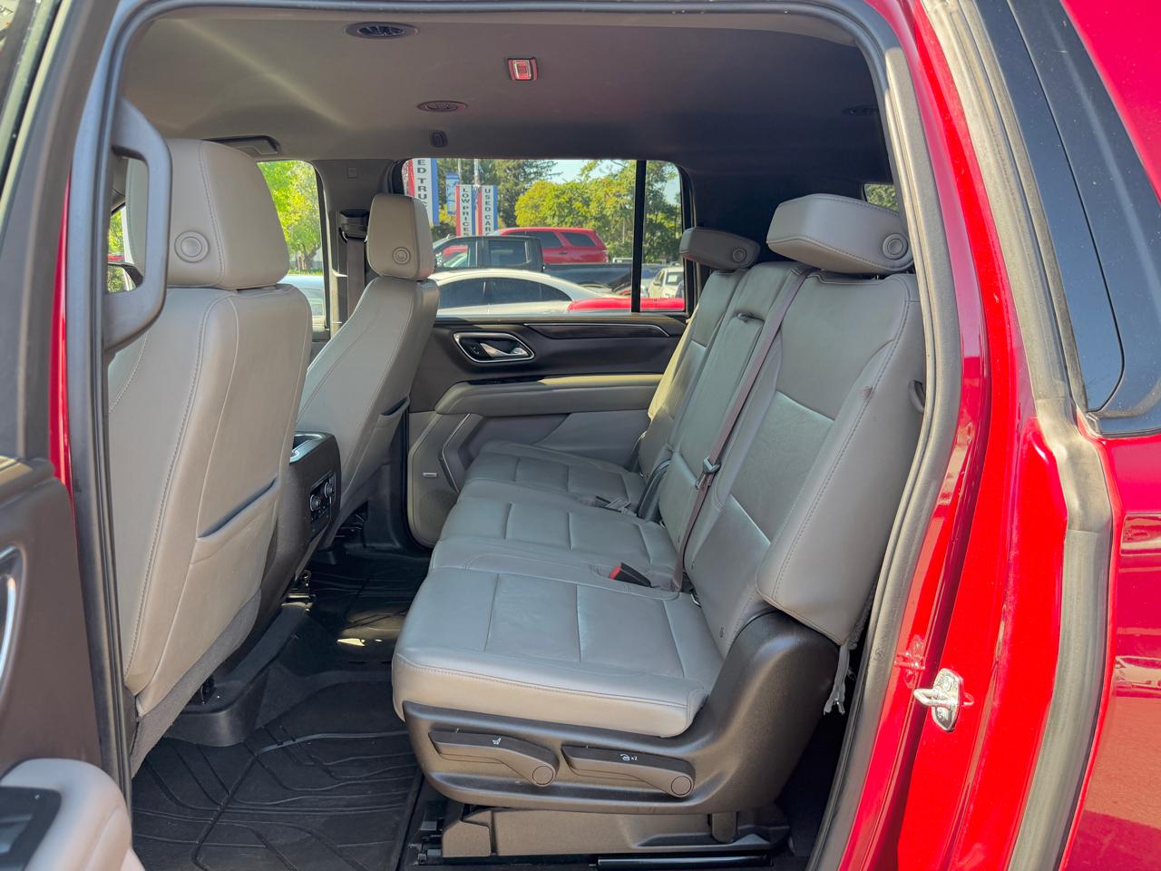 Chevrolet Suburban  2021