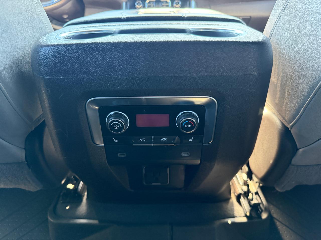 Chevrolet Suburban  2021