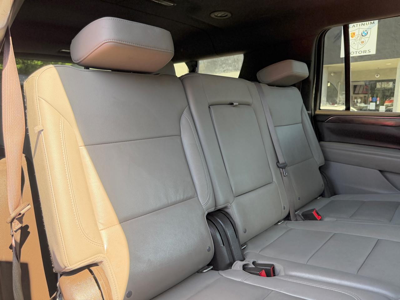 Chevrolet Suburban  2021
