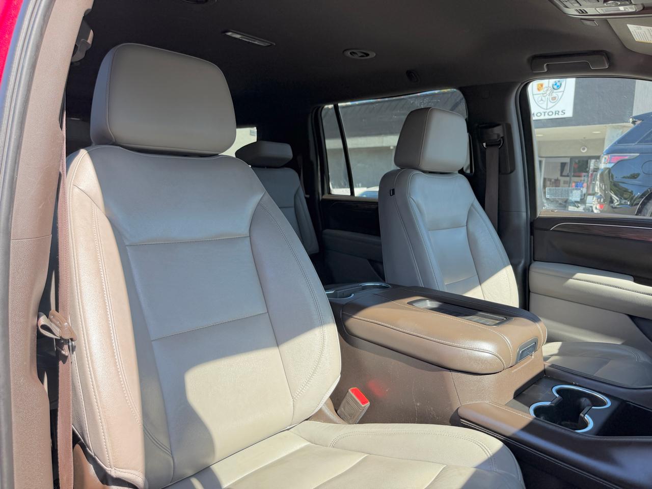 Chevrolet Suburban  2021