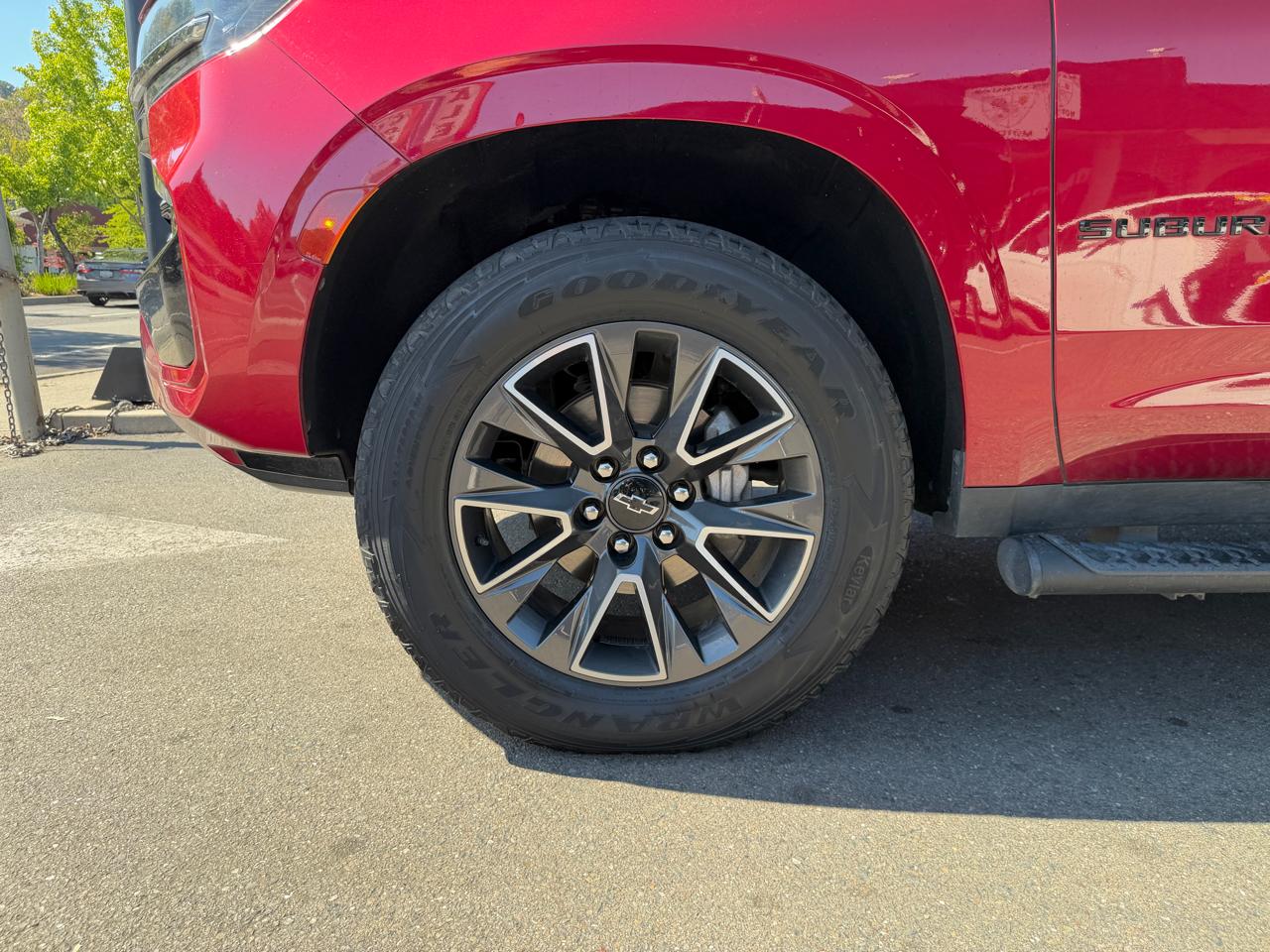 Chevrolet Suburban  2021