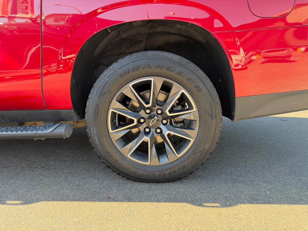 Chevrolet Suburban  2021