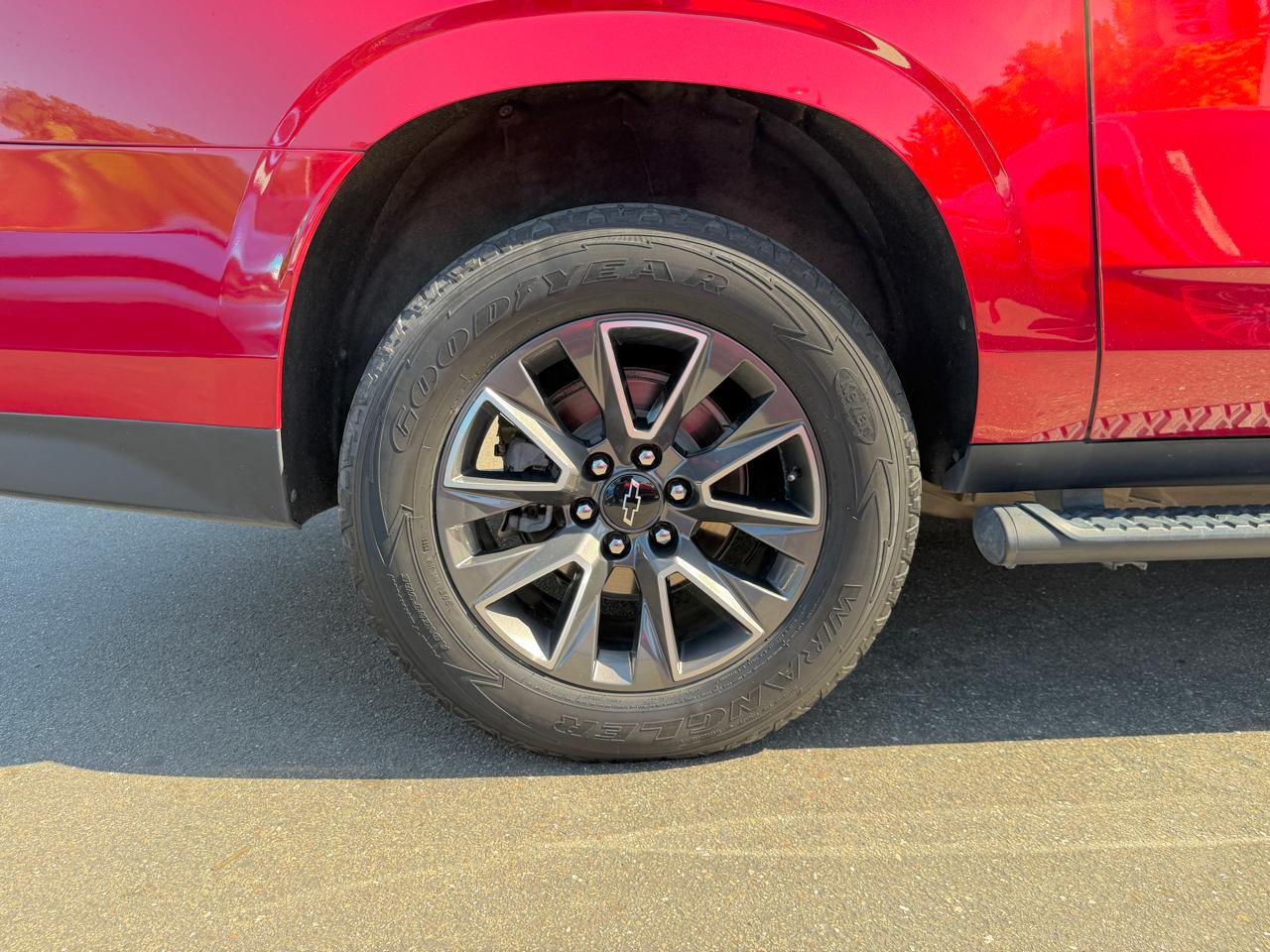 Chevrolet Suburban  2021