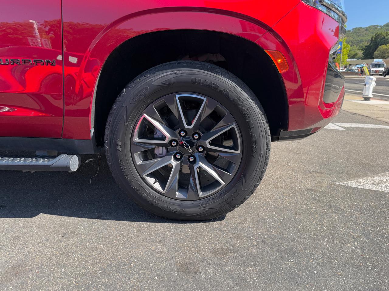 Chevrolet Suburban  2021