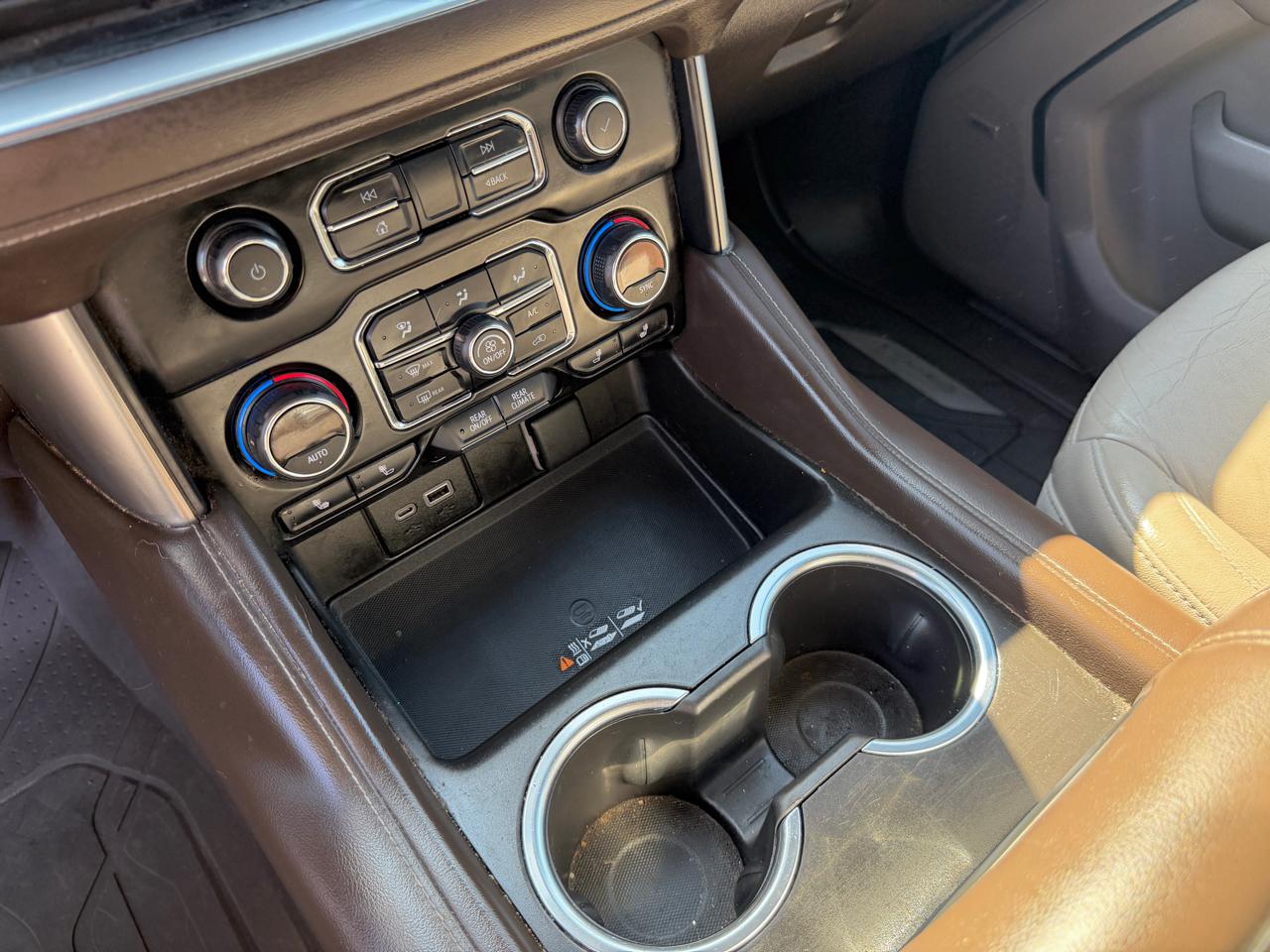 Chevrolet Suburban  2021