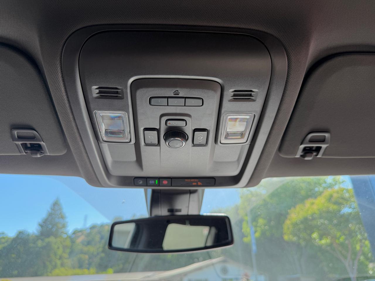 Chevrolet Suburban  2021