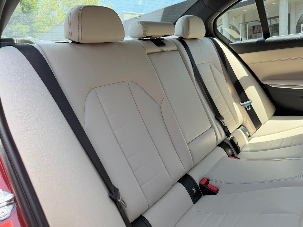 BMW 3 Series  2019